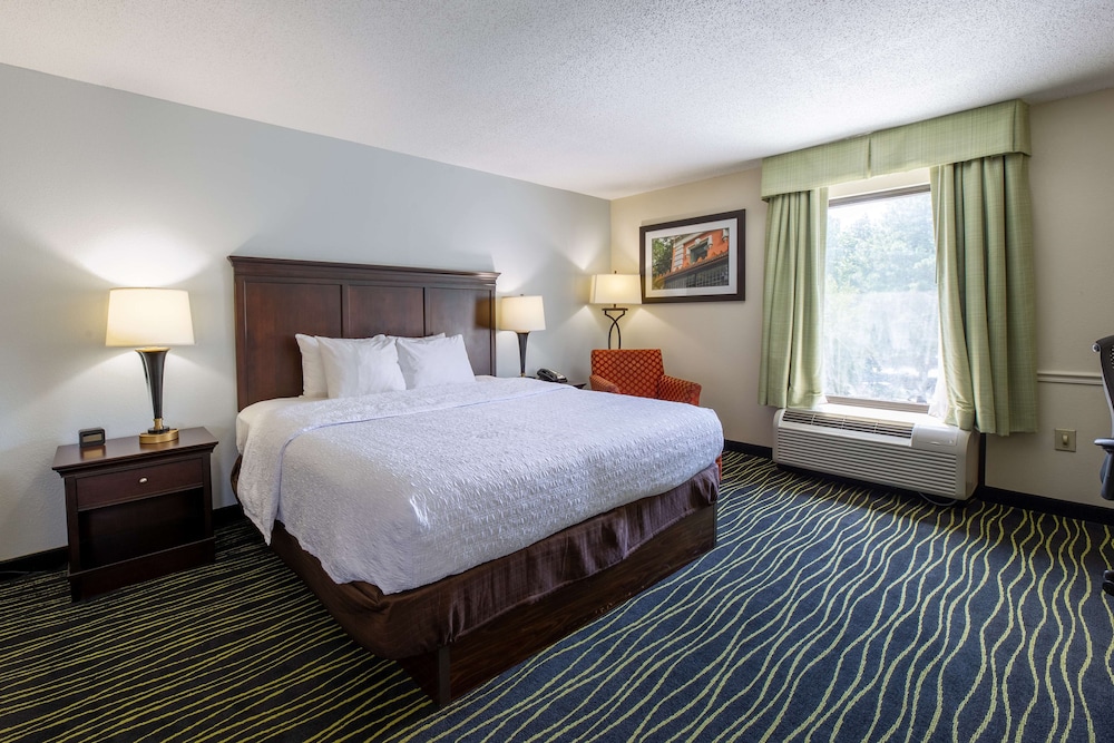 Hampton Inn Columbia I 26 Harbison Blvd. - photo 20