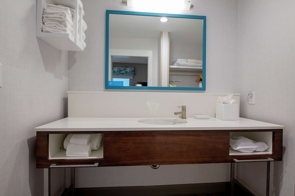 Hampton Inn & Suites Duncanville Dallas - photo 38