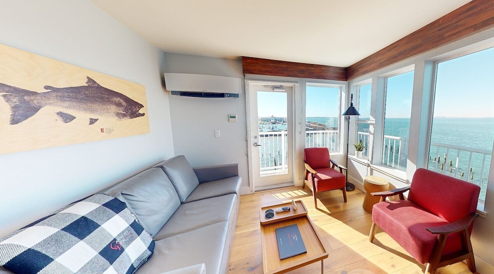 Cannery Pier Hotel & Spa - photo 57