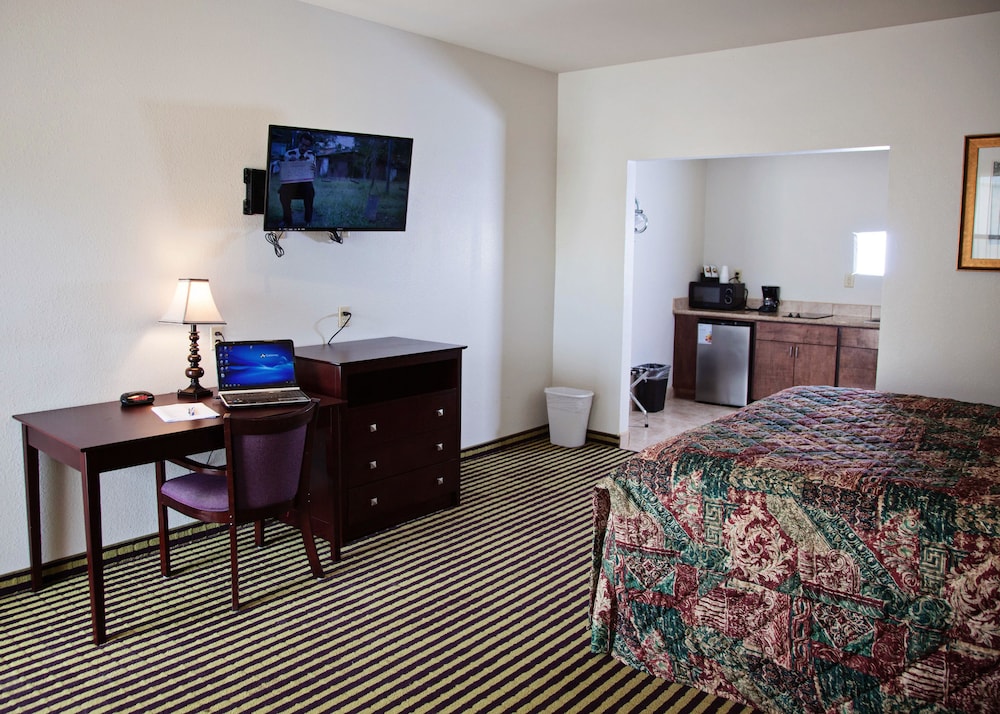 Big Lake Inn & Suites - photo 13