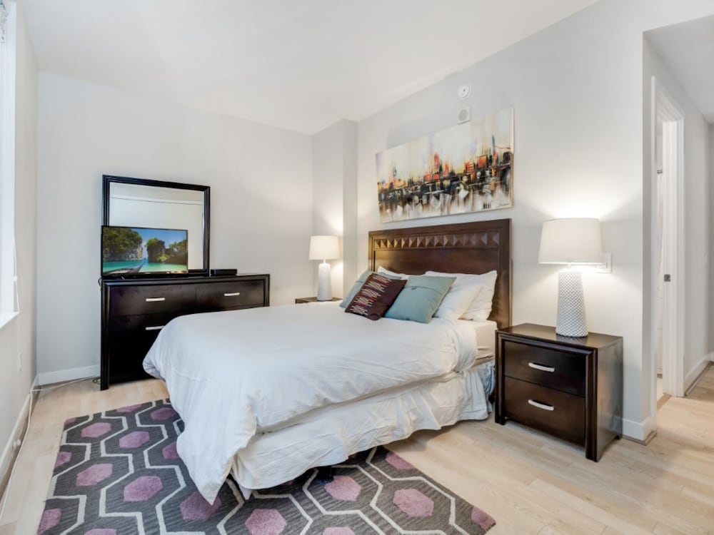 Global Luxury Suites at The White House - photo 4