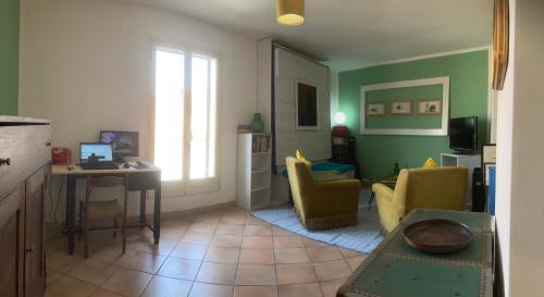 Sardinian tower house - last minute hotel in Macomer