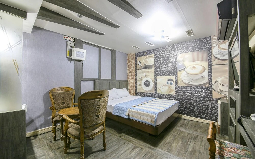 Pearl Veronica Self Check in Motel in Chinju, South Korea