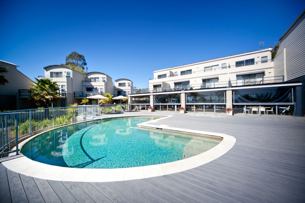 Corrigans Cove - carbon neutral hotel in Batehaven