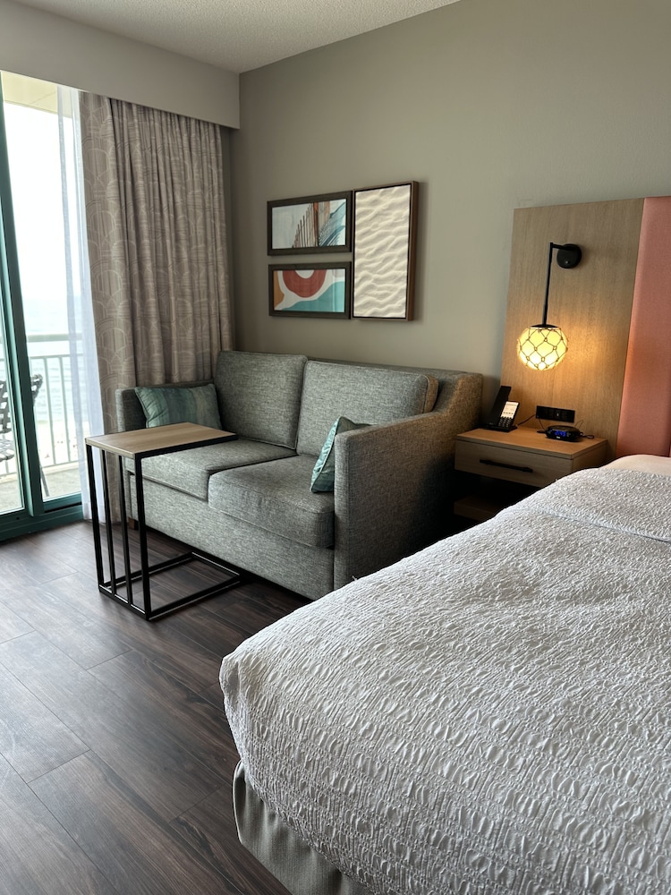 Hampton Inn Virginia Beach Oceanfront South - photo 12