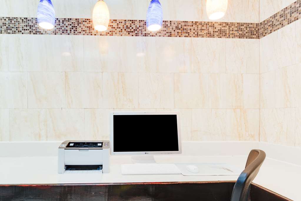Days Inn & Suites by Wyndham Laredo - photo 16