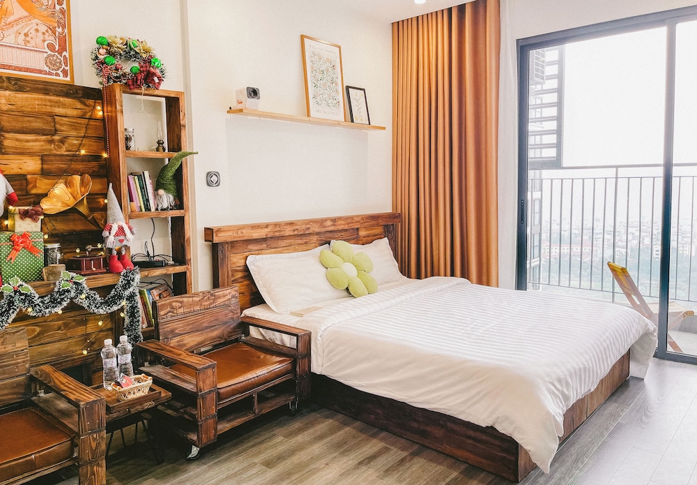 Wood Homestay R103 Vinhomes Ocean Park Gia Lam Ha Noi — 4-Star Luxury Hotel in Hanoi, Vietnam