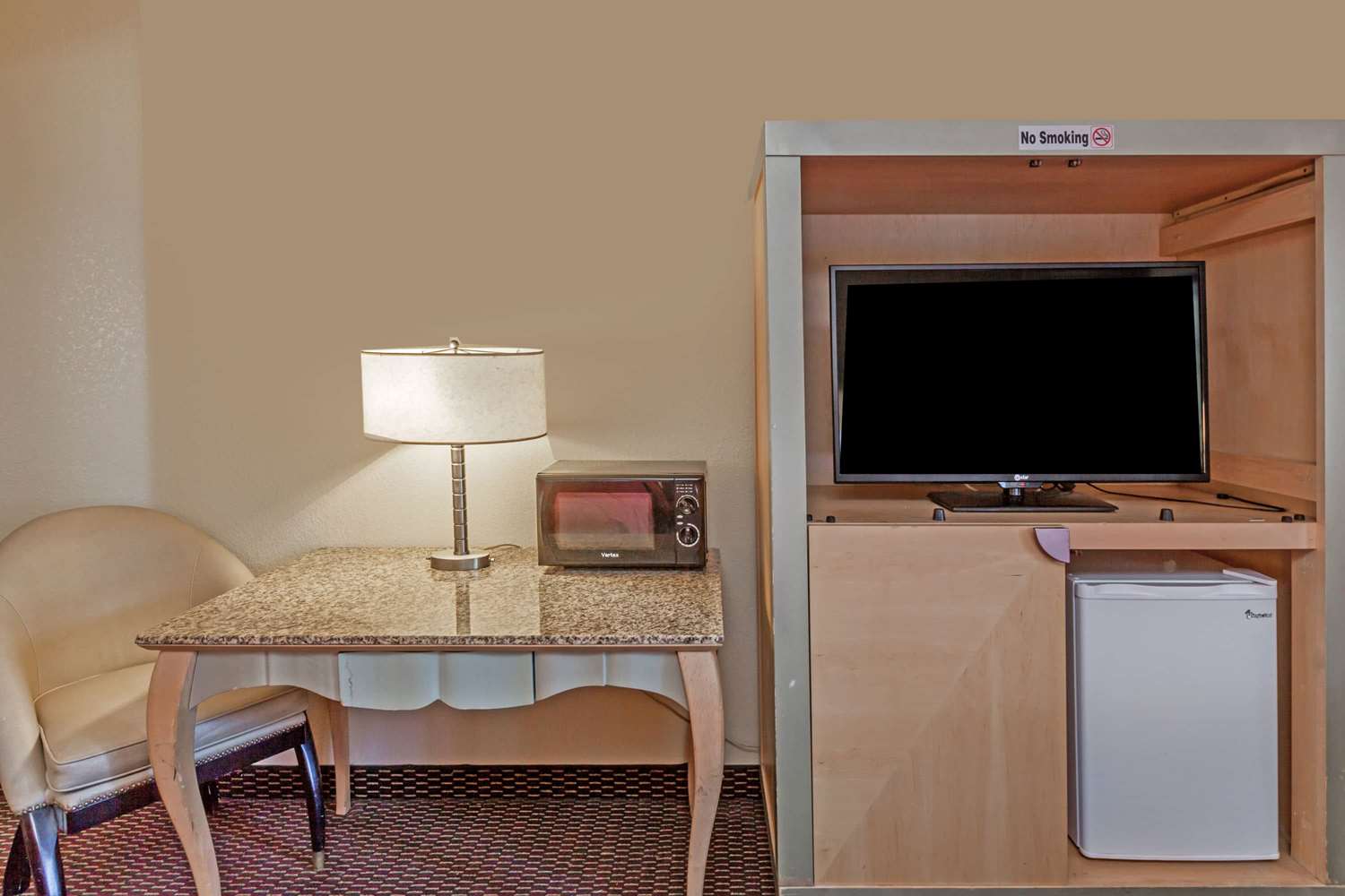 Howard Johnson by Wyndham Flagstaff - photo 11
