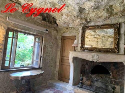 The Cygnet at the 'Songbird Sanctuary' — hotel in Civray-De-Touraine
