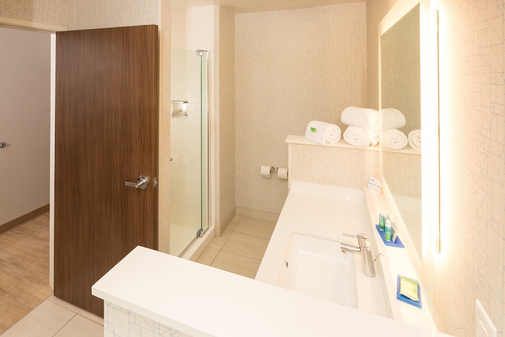 Holiday Inn Express & Suites Michigan City by IHG - photo 9