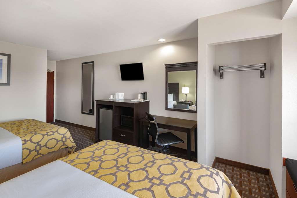 Baymont by Wyndham Farmington - photo 11