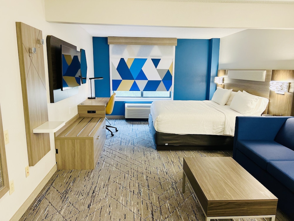 Holiday Inn Express Madison by IHG - photo 11