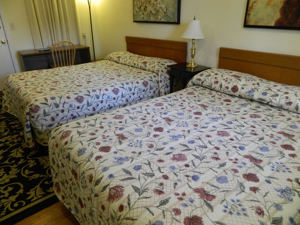 Twin Oaks Motel - photo 9