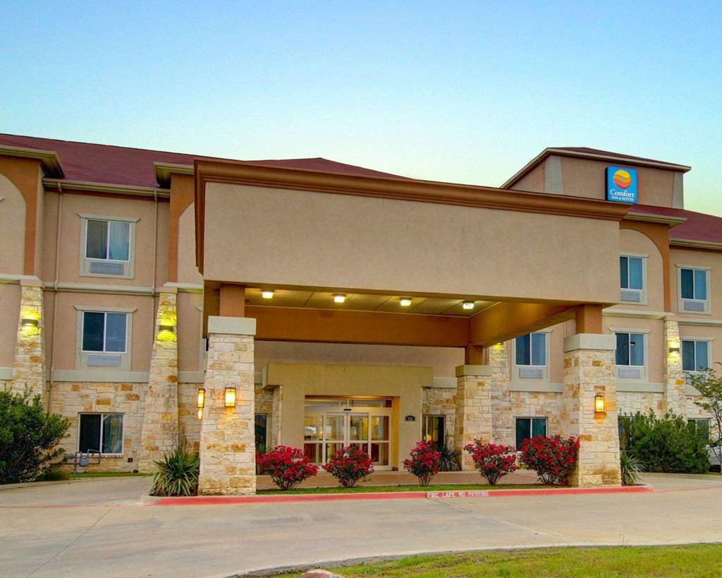 Comfort Inn & Suites Alvarado — hotel in Alvarado