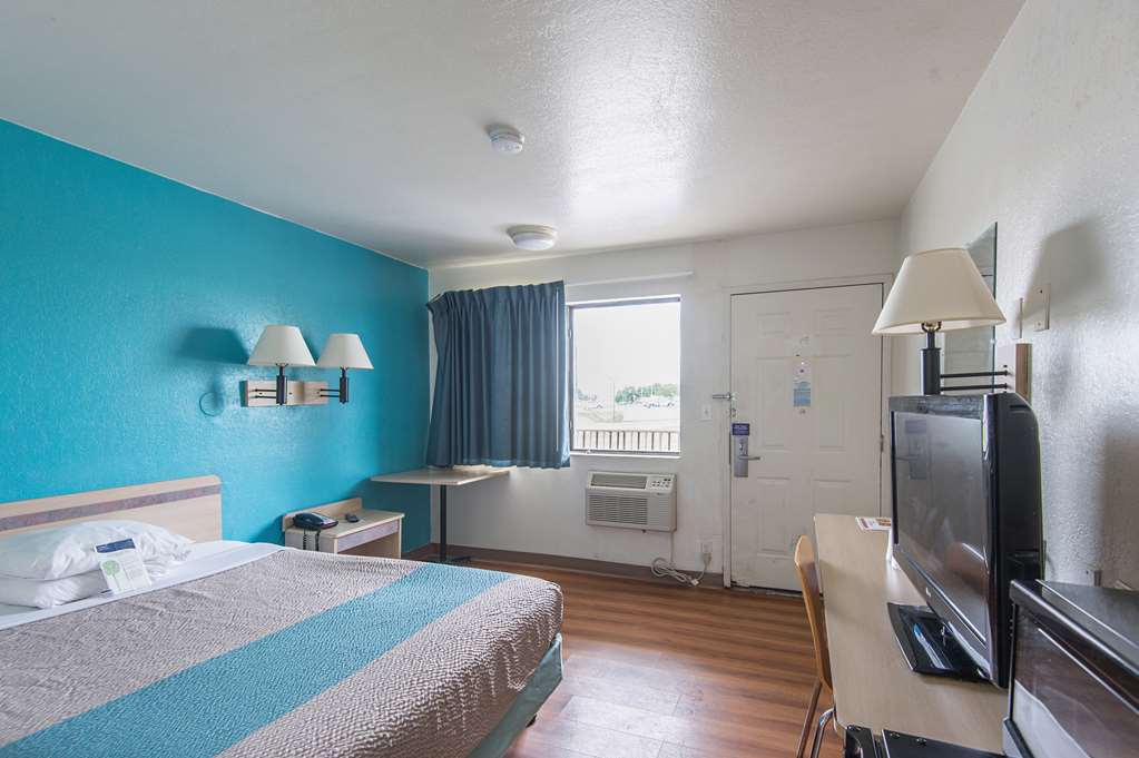 Motel 6 Kansas City MO Airport - photo 24