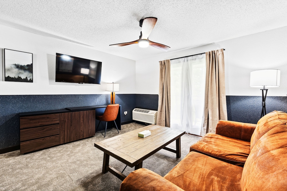 Tremont Lodge & Resort - photo 125