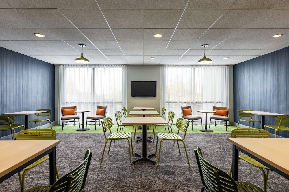 Spark by Hilton Germantown Washington DC North - photo 34