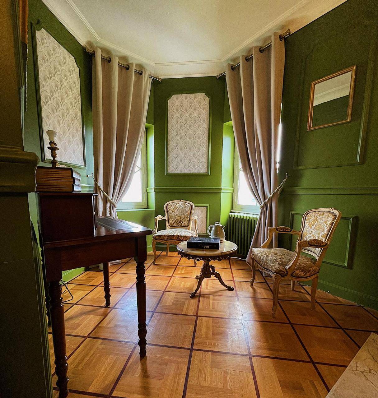 Chateau Philip — Unknown City — photo 5