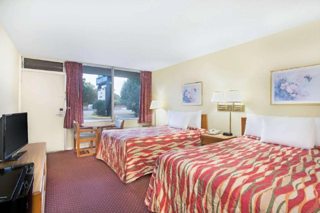 Bristol Parkway Inn - photo 11