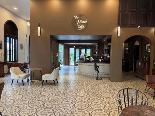 The J Break Boutique - last minute hotel in Kampot