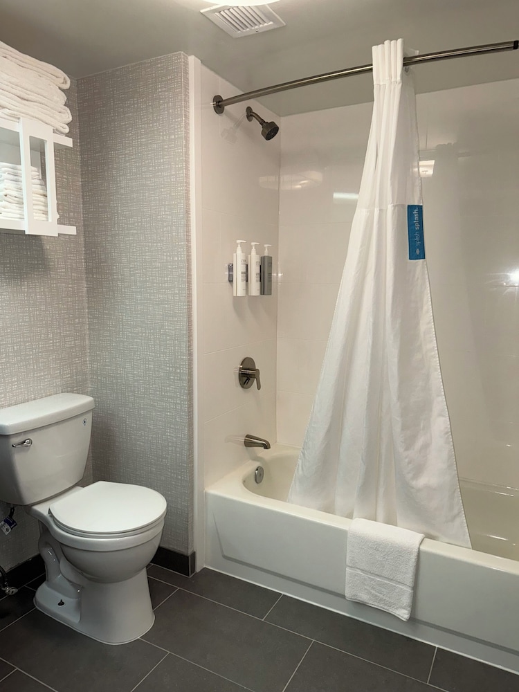 Hampton Inn by Hilton New Bedford Fairhaven - photo 32