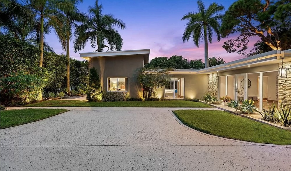 Wilton Manors Stunning Gated Oasis - photo 43