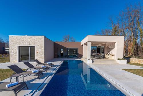 Villa Shiva — 4-Star Luxury Hotel in Sveti Petar U Sumi, Croatia