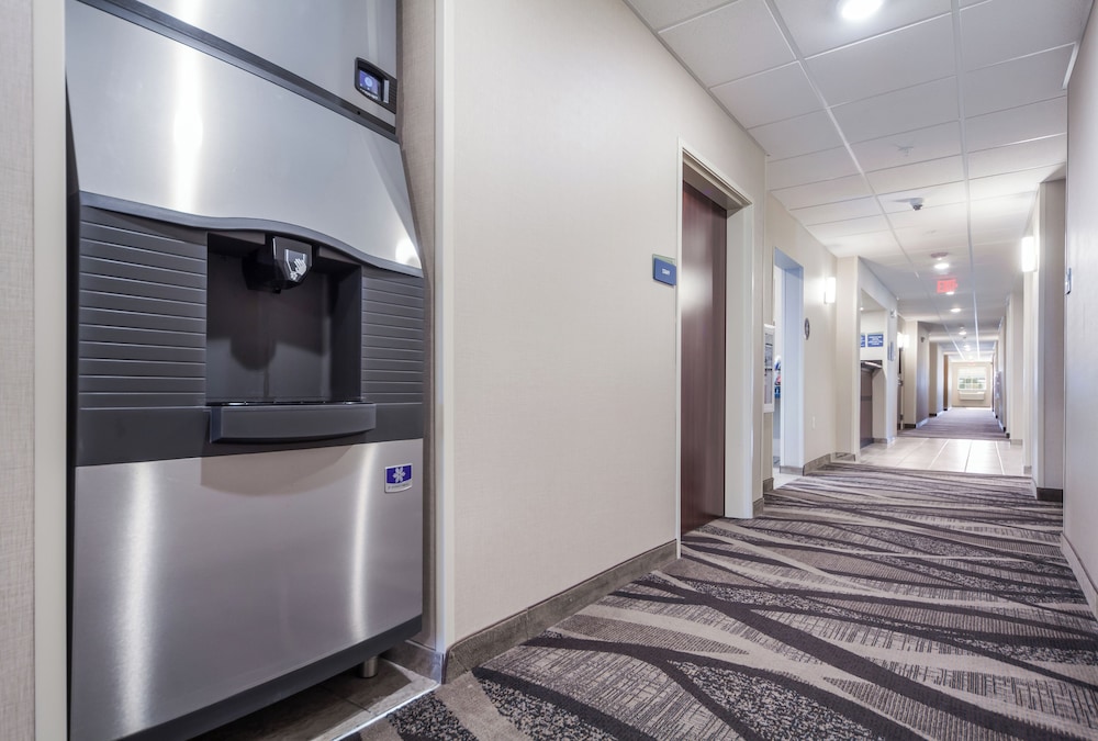 Cobblestone Inn & Suites Holdrege - photo 34