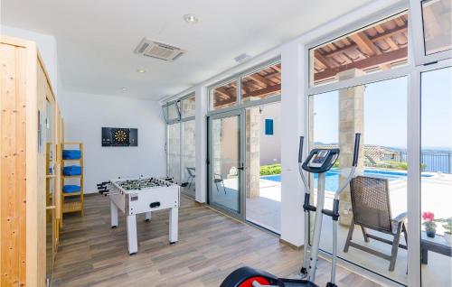 Beautiful Home In Trsteno With Wifi