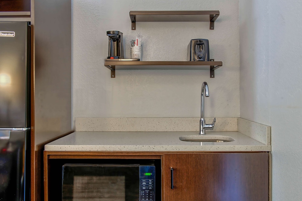 Studio 6 Birmingham AL Medical Center - photo 16