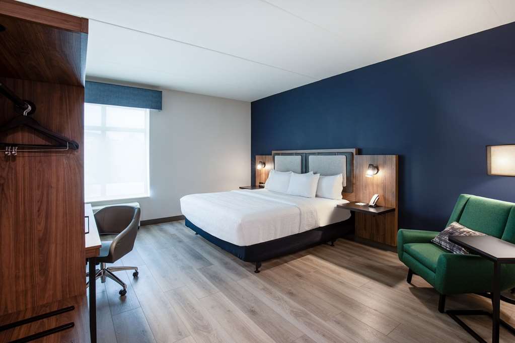 La Quinta Inn & Suites by Wyndham Chattanooga Downtown South - photo 25