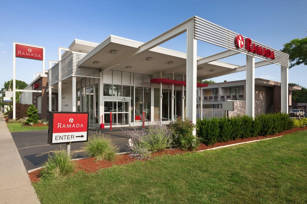 Ramada by Wyndham Rockville Centre in Oceanside, United States