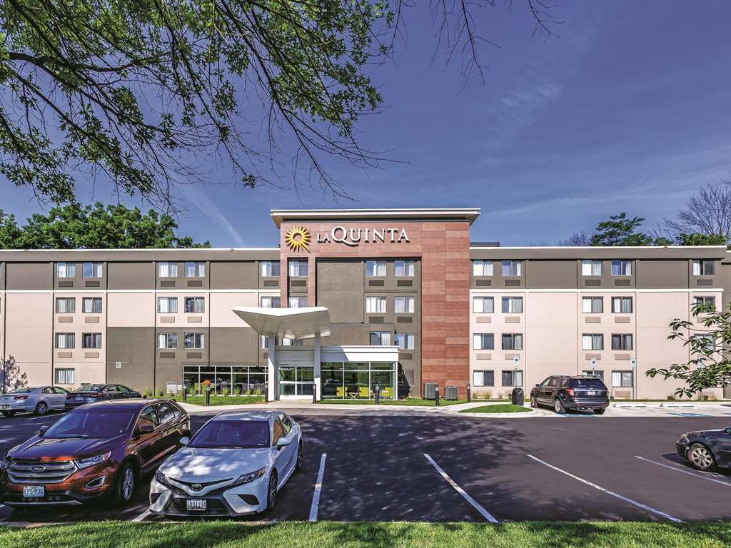 La Quinta Inn & Suites by Wyndham Columbia Fort Meade - photo 3