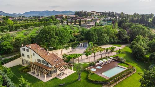 Villa Pergola 8 Emma Villas — 4-Star Luxury Hotel in Bologna, Italy