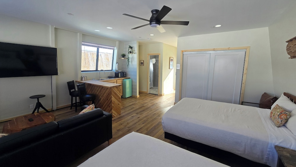 Cinnamon Bear Inn - photo 49