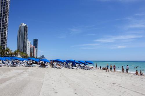 Oceanfront Contemporary Suites - photo 24