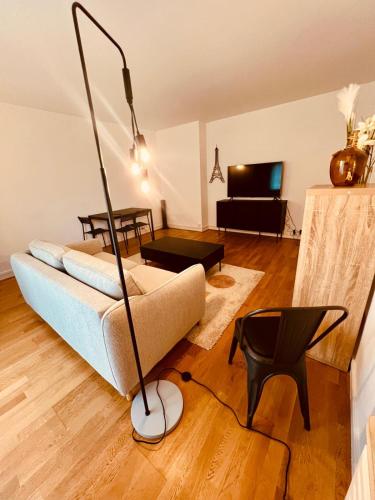 Disney Bord De Marne Parking Prive — Meaux
