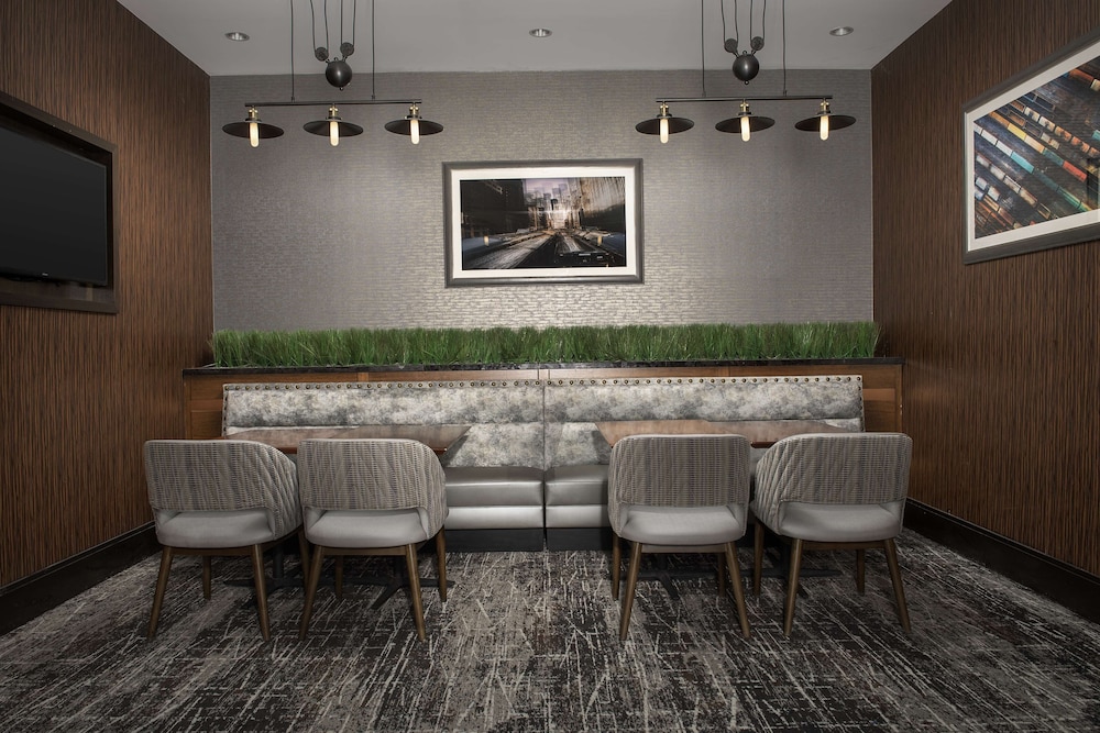 Embassy Suites Springfield - photo 36