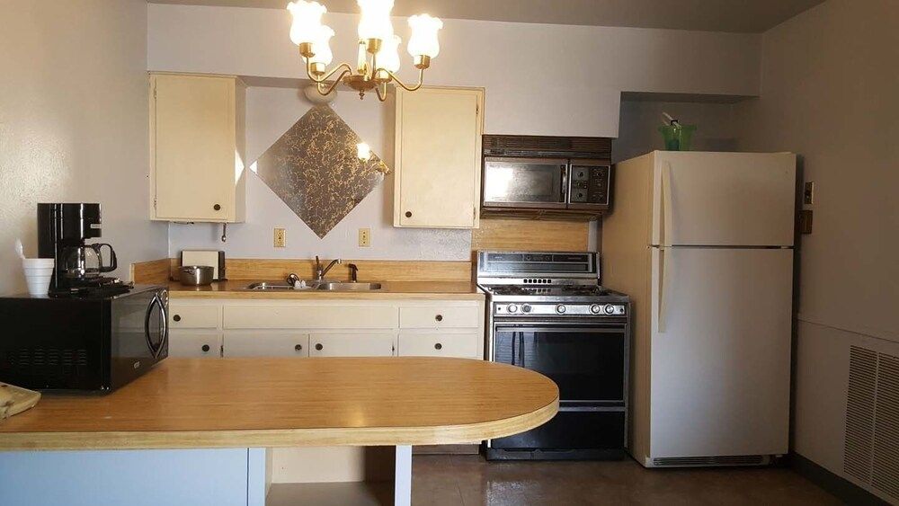 Cactus Inn and Suites - photo 11