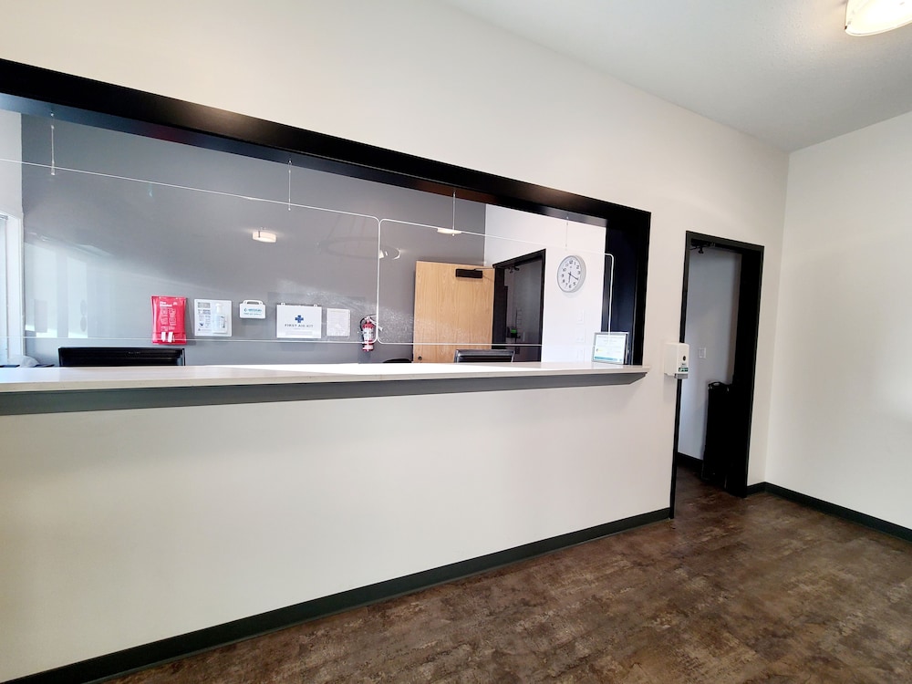 Executive House Suites Hotel & Conference Centre — High Level — photo 2