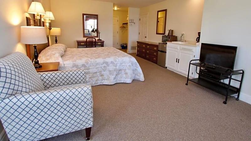 Baileys Harbor Yacht Club Resort - photo 7