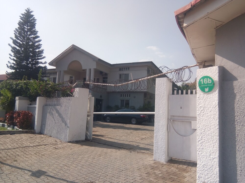 Bjorne Classic Suites - last minute hotel in Abuja