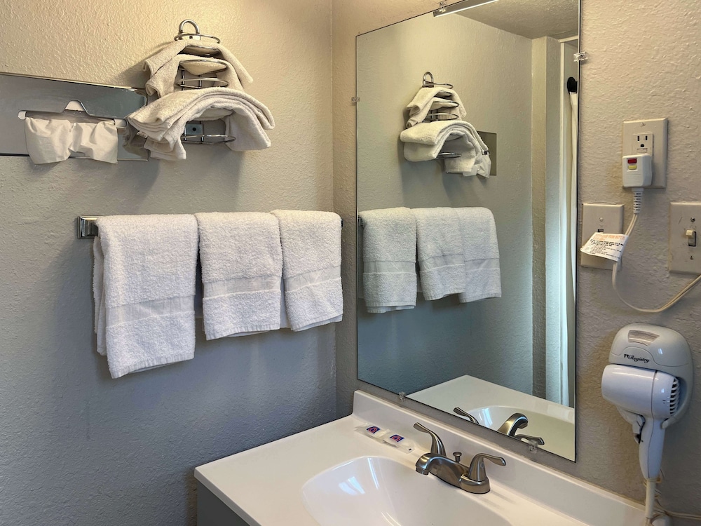 Motel 6 Artesia NM - photo 24