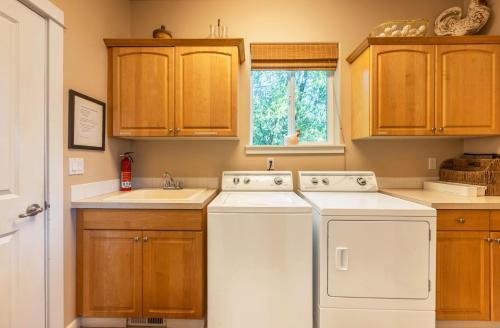West Sail River Mt Vw 5Br 2.5B - photo 12