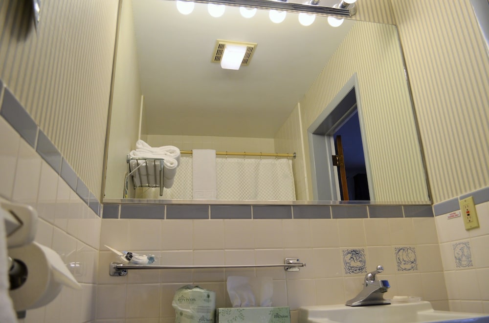 Maple Terrace Motel - photo 44