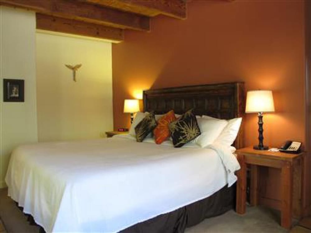 The Abiquiu Inn - photo 47
