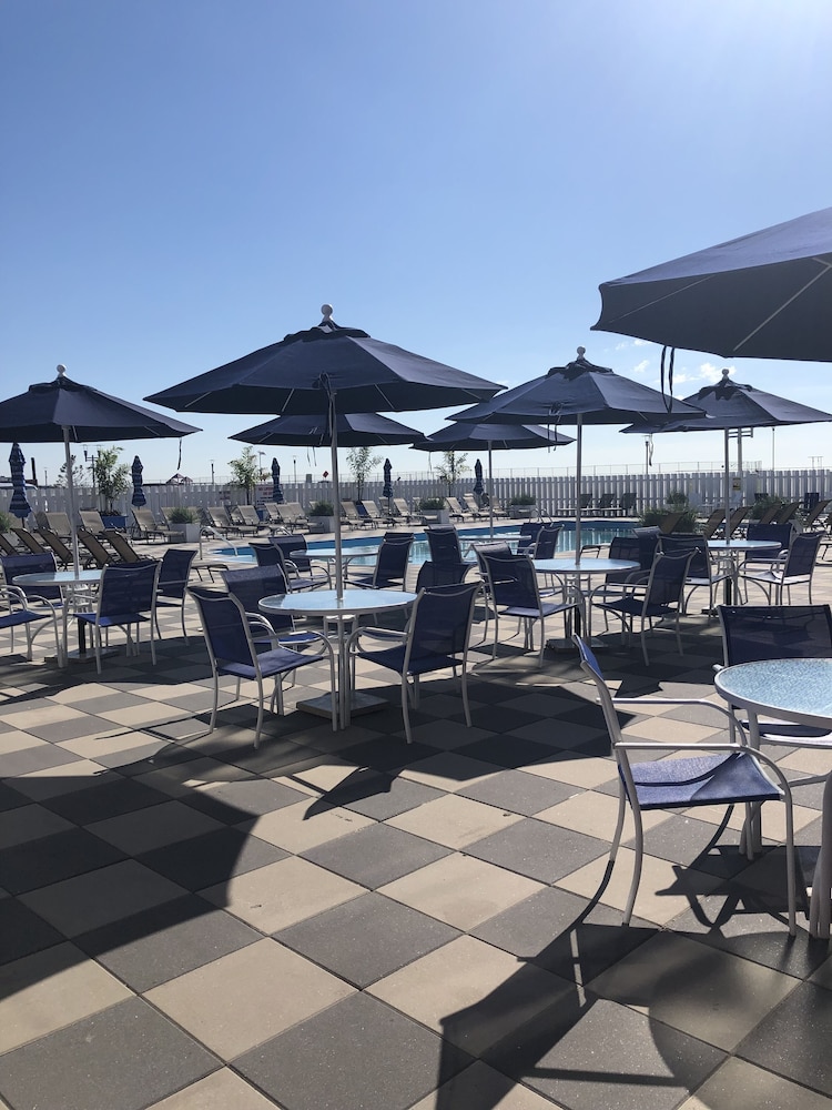 Berkeley Oceanfront Hotel - photo 67