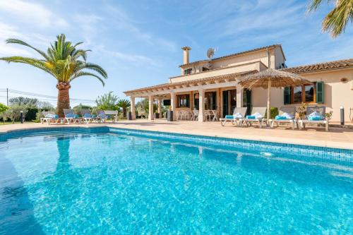 Villa Sun Club Home — 4-Star Luxury Hotel in S'arenal, Spain