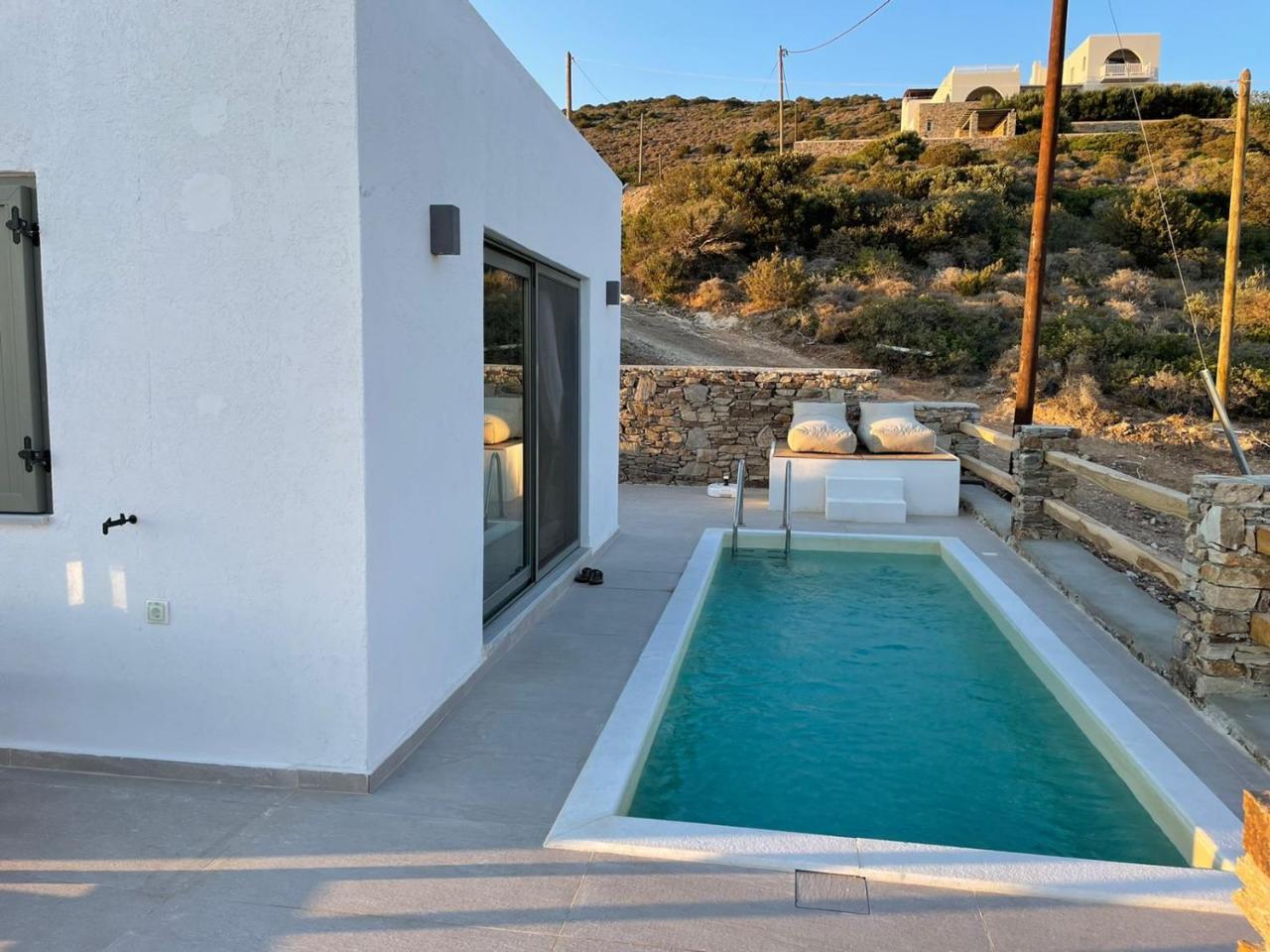 Deja Blue Villa 2 — 4-Star Luxury Hotel in Agios Georgios, Greece
