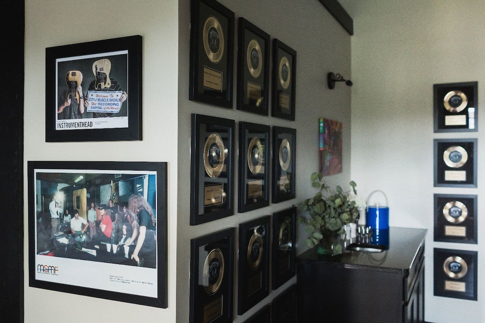 GunRunner Boutique Hotel - photo 2